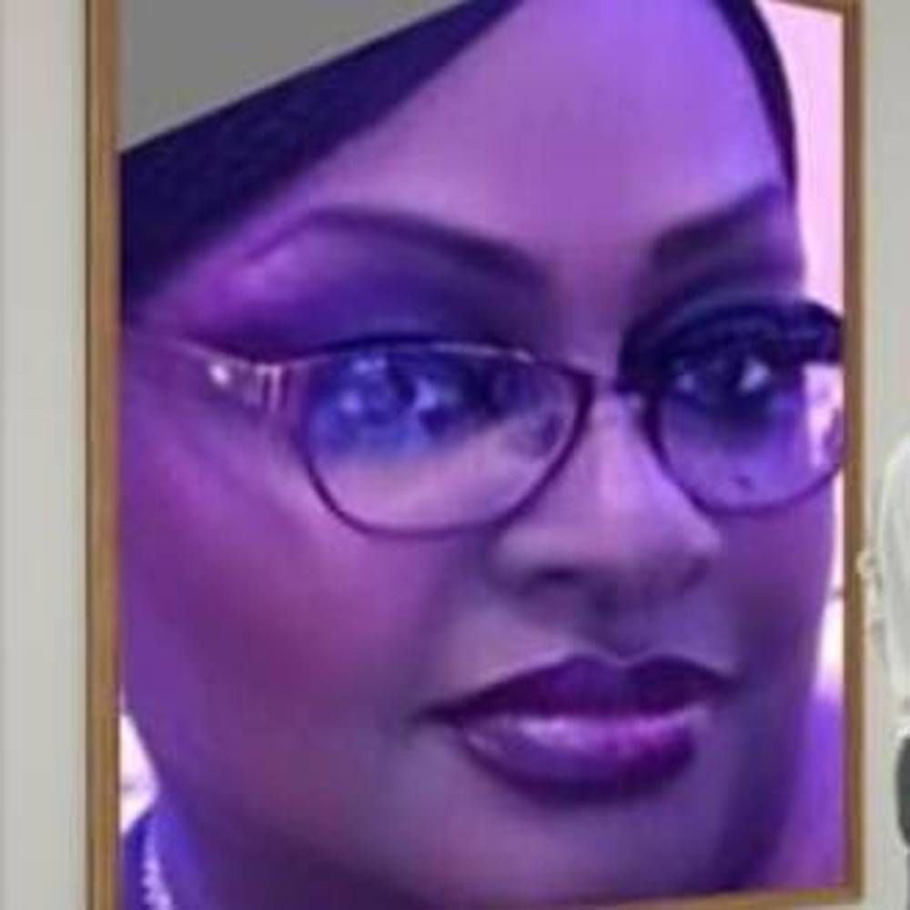 Meet your Posher, Romonica